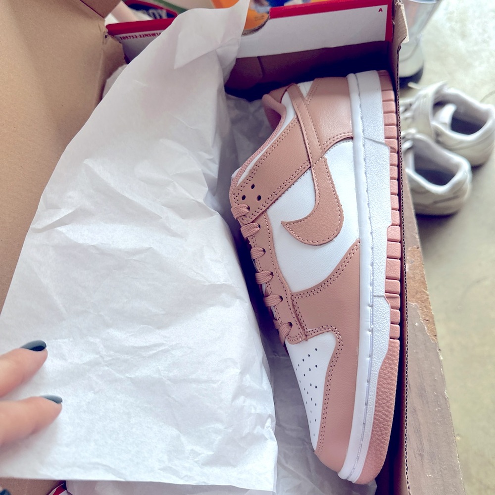 Nike Dunk Low - Rose Whisper